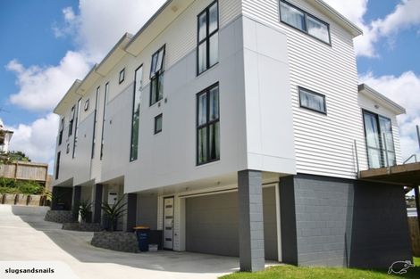 Photo of property in 16a Woodall Place, Totara Vale, Auckland, 0627