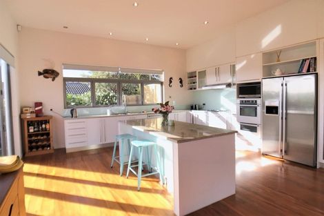 Photo of property in 108 Kittiwake Drive, Schnapper Rock, Auckland, 0632