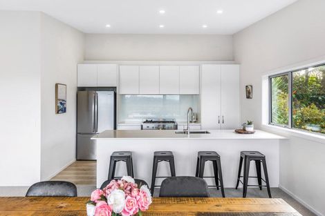 Photo of property in 1100-1102 Scenic Drive North, Swanson, Auckland, 0816