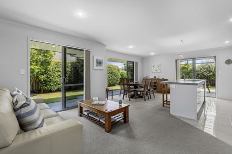 Photo of property in 5 Rainey Crescent, Papamoa Beach, Papamoa, 3118