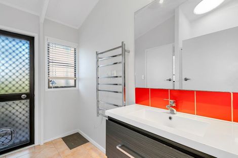 Photo of property in 18a Alberta Street, Point Chevalier, Auckland, 1022