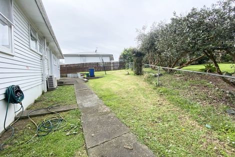 Photo of property in 98 Lauderdale Road, Birkdale, Auckland, 0626
