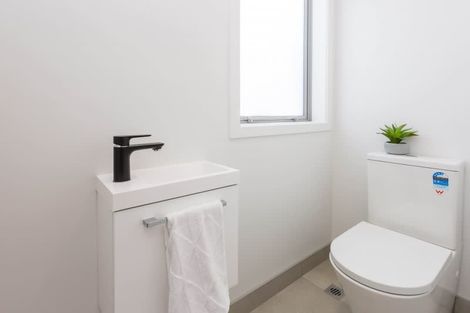 Photo of property in 44d Pine Avenue, Upper Hutt Central, Upper Hutt, 5018