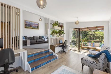 Photo of property in 36 Elliston Crescent, Stanmore Bay, Whangaparaoa, 0932