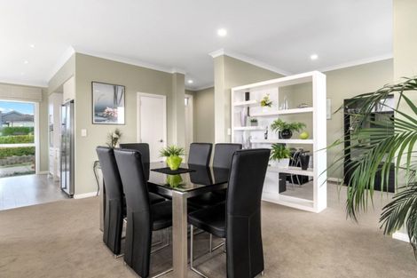 Photo of property in 2 Lynley Park Drive, Omokoroa, 3114