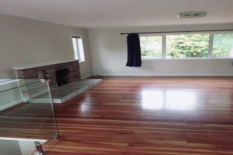 Photo of property in 26 Tawhana Crescent, Red Beach, 0932