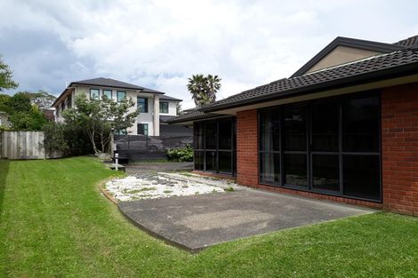 Photo of property in 9 Northcross Drive, Oteha, Auckland, 0632