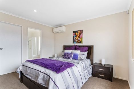 Photo of property in 71 Tiriwa Drive, Massey, Auckland, 0614