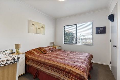 Photo of property in 13 Tararua Crescent, Carterton, 5713