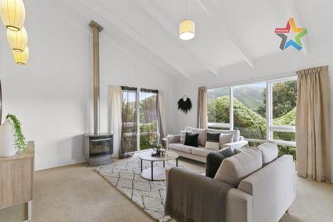 Photo of property in 28 Woodhouse Avenue, Karori, Wellington, 6012