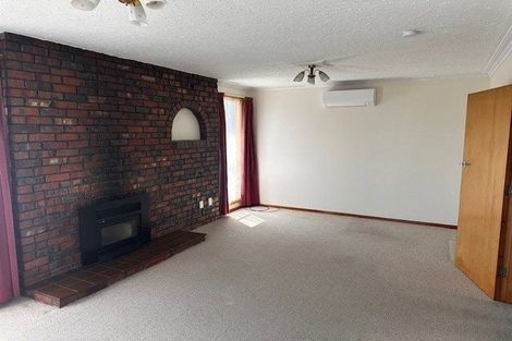 Photo of property in 70 Daniels Road, Redwood, Christchurch, 8051