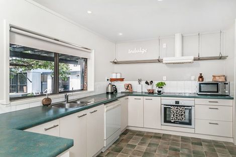 Photo of property in 10 Marendellas Drive, Bucklands Beach, Auckland, 2014