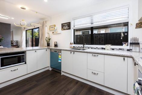 Photo of property in 11 Buddle Road, Wallaceville, Upper Hutt, 5018