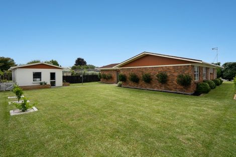 Photo of property in 8 Woodstock Crescent, Leamington, Cambridge, 3432