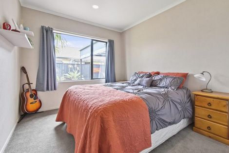Photo of property in 25 Girvan Terrace, Wattle Downs, Auckland, 2103
