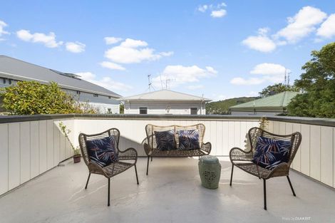 Photo of property in 98c Northland Road, Northland, Wellington, 6012