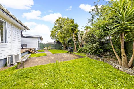 Photo of property in 68 Willis Road, Papakura, 2110