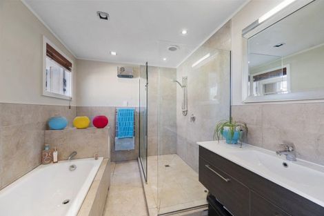 Photo of property in 3 Moana Place, Taradale, Napier, 4112