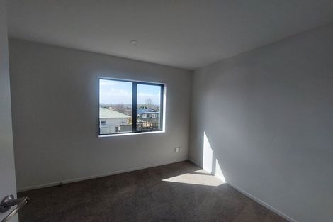 Photo of property in 12/3226 Great North Road, New Lynn, Auckland, 0600