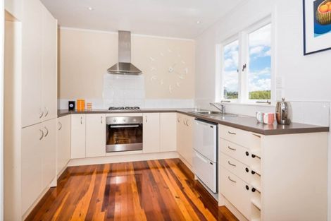 Photo of property in 1/51 Browns Bay Road, Browns Bay, Auckland, 0630