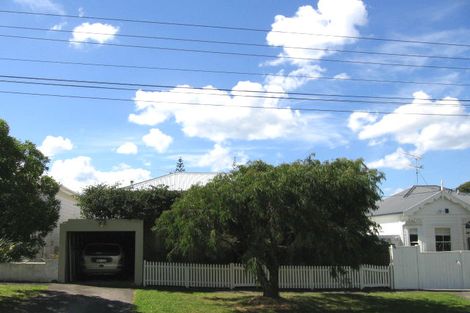 Photo of property in 22 Rutland Road, Stanley Point, Auckland, 0624