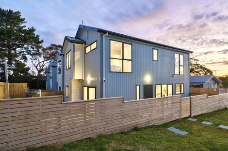 Photo of property in 23a West Harbour Drive, West Harbour, Auckland, 0618