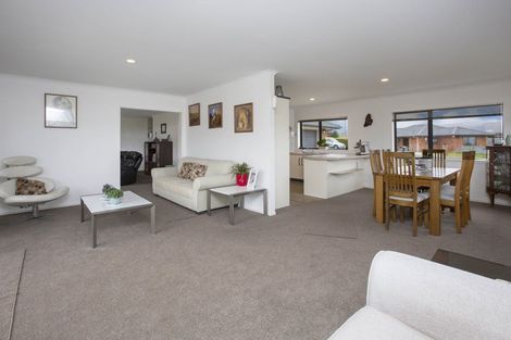 Photo of property in 61 Percy Kinsman Crescent, Riverstone Terraces, Upper Hutt, 5018
