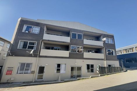 Photo of property in 4/27 Drummond Street, Mount Cook, Wellington, 6021