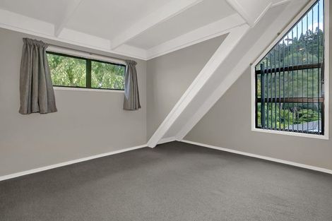 Photo of property in 19 Birdwood Road, Swanson, Auckland, 0612