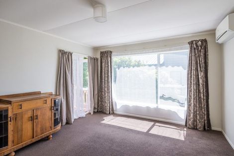 Photo of property in 61 Davidson Crescent, Tawa, Wellington, 5028