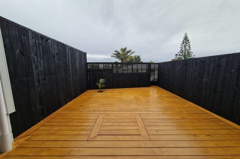 Photo of property in 5/532 Glenfield Road, Glenfield, Auckland, 0629