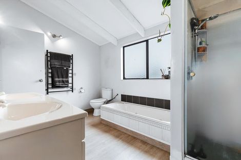 Photo of property in 83 Harvey Street, Waipahihi, Taupo, 3330