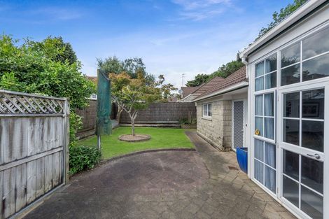 Photo of property in 4/2 Tampin Road, Hillpark, Auckland, 2102
