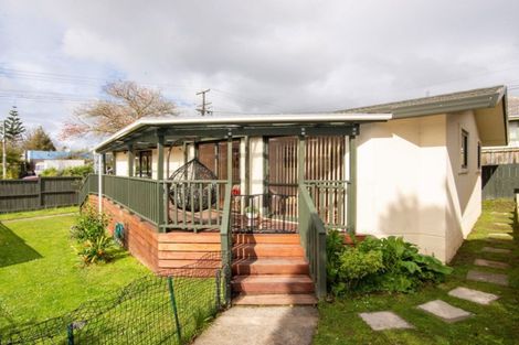 Photo of property in 33a Hutchinson Avenue, New Lynn, Auckland, 0600