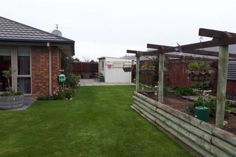 Photo of property in 13 Maple Place, Rangiora, 7400