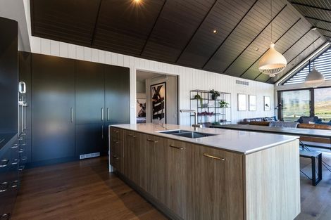 Photo of property in 17 Falconer Rise, Jacks Point, Queenstown, 9371