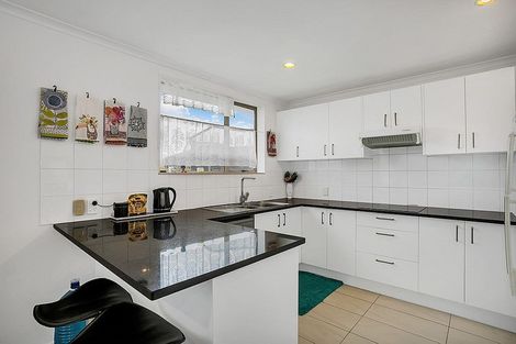 Photo of property in 21 Morewa Place, Takanini, 2112