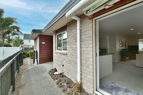 Photo of property in 2/11 Milton Road, Orewa, 0931