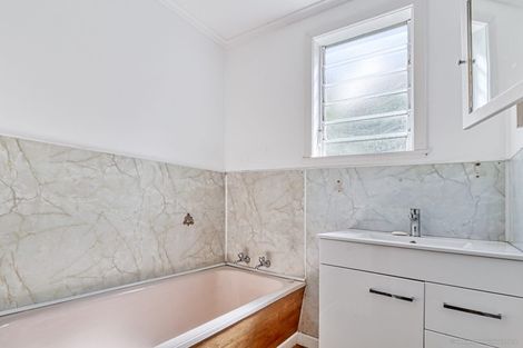 Photo of property in 58 Queenstown Road, Onehunga, Auckland, 1061