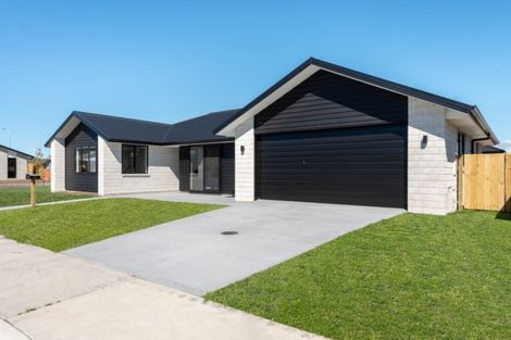 Photo of property in 1 Furlong Road, Papamoa, 3118