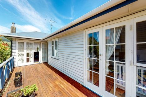 Photo of property in 317 Main Road, Tawa, Wellington, 5028