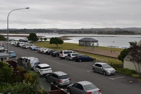 Photo of property in 301/7 Humber Street, Pandora, Napier, 4110