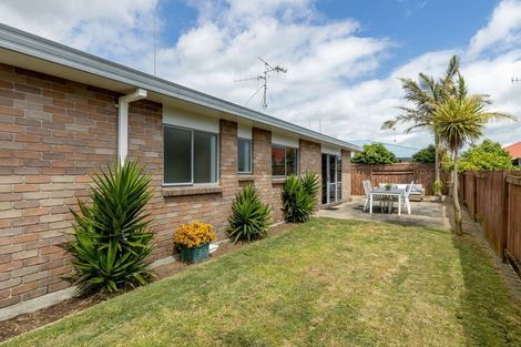 Photo of property in 82 Evans Road, Papamoa Beach, Papamoa, 3118