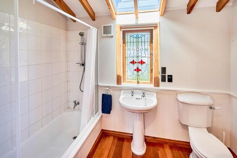 Photo of property in 25 Mahoe Street, Eastbourne, Lower Hutt, 5013