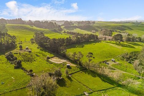 Photo of property in 276 Taiapa Road, Muriwai, 0881