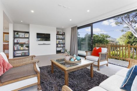 Photo of property in 75 Minnehaha Avenue, Titirangi, Auckland, 0604