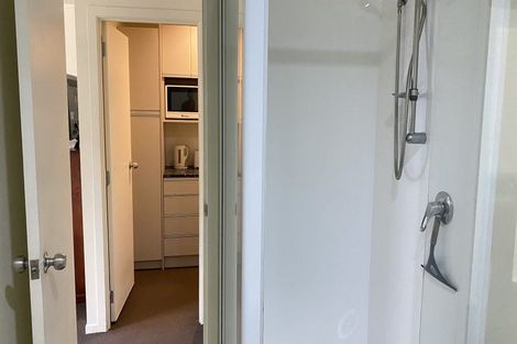 Photo of property in 8d Schnapper Rock Road, Schnapper Rock, Auckland, 0632