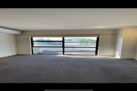 Photo of property in 2/5 Tahinga Street, Northcote, Auckland, 0627