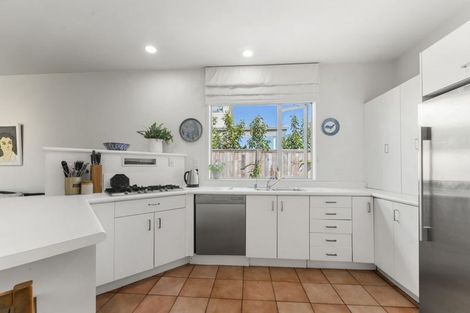 Photo of property in 2b Church Street, Devonport, Auckland, 0624