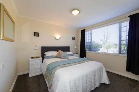 Photo of property in 38 Kensington Drive, Taradale, Napier, 4112